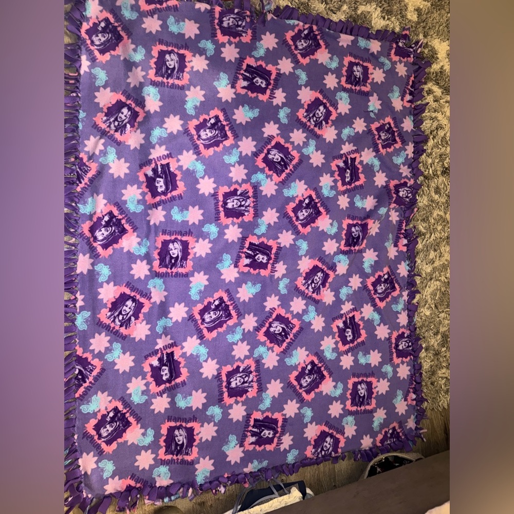 Y2K Vintage Hannah Montana Fleece tie blanket Purple/Multi Early 2000’s Era